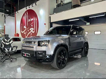  لاند روفر  ديفيندر  90  2023  اوتوماتيك  15,000 كم  6 سلندر  دفع رباعي  اس يو في  رمادي  تحت الضمان