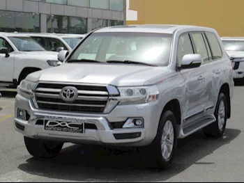 Toyota  Land Cruiser  GXR  2020  Automatic  256,000 Km  8 Cylinder  Four Wheel Drive (4WD)  SUV  Silver