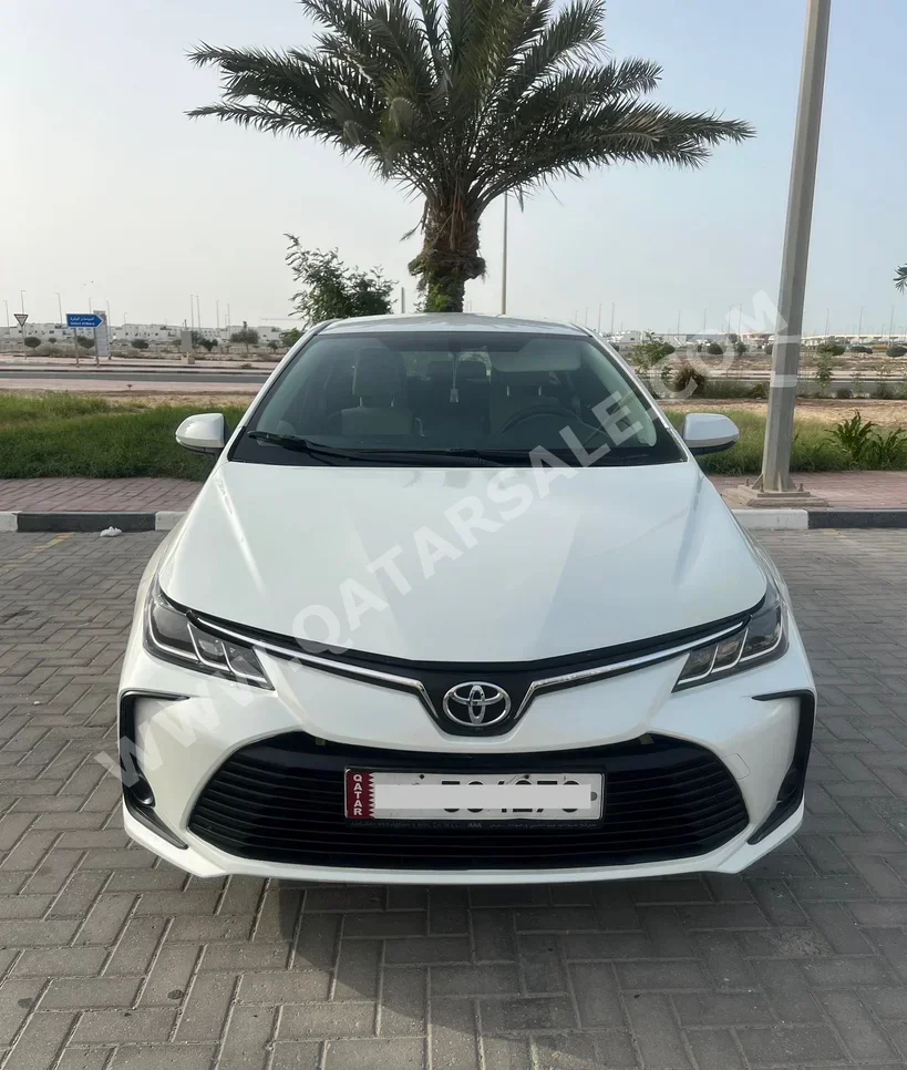 تويوتا  كورولا  اكس ال اي  2020  اوتوماتيك  212,000 كم  4 سلندر  سحب امامي  سيدان  أبيض