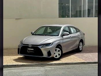 Toyota  Yaris  2023  Automatic  34,000 Km  4 Cylinder  Front Wheel Drive (FWD)  Sedan  Silver