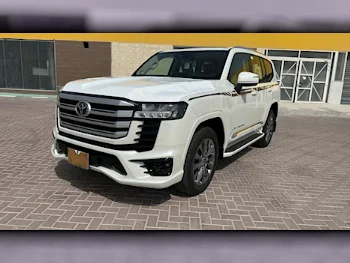 تويوتا  لاند كروزر  جي اكس ار توين توربو  2025  اوتوماتيك  0 كم  6 سلندر  دفع رباعي  اس يو في  أبيض  تحت الضمان