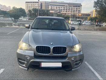 بي ام دبليو  الفئة - اكس  اكس 5  2011  اوتوماتيك  155,000 كم  10 سلندر  اس يو في  رمادي