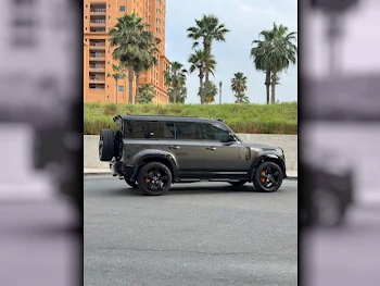 Land Rover  Defender  110 S  2023  Automatic  39,000 Km  6 Cylinder  Four Wheel Drive (4WD)  SUV  Gray  With Warranty