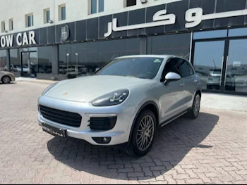 بورش  كيان  2016  اوتوماتيك  75,000 كم  6 سلندر  دفع رباعي  اس يو في  فضي