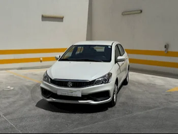 سوزوكي  سياز  سيدان  أبيض  2023