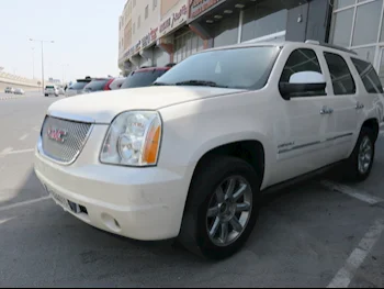 جي ام سي  يوكون  دينالي  2013  اوتوماتيك  267,000 كم  8 سلندر  دفع رباعي  اس يو في  أبيض