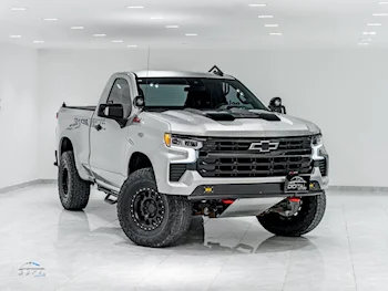 شفروليه  سلفرادو  ال تي تريل بوس زد 71  2022  اوتوماتيك  74,000 كم  8 سلندر  دفع رباعي  بيكب  فضي  تحت الضمان