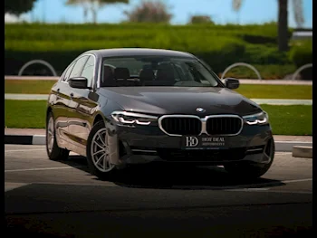 BMW  5-Series  520i  2023  Automatic  41,000 Km  4 Cylinder  Rear Wheel Drive (RWD)  Sedan  Gray