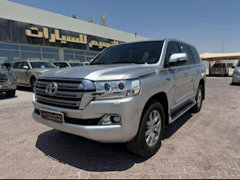 Toyota  Land Cruiser  GXR  2020  Automatic  90,000 Km  8 Cylinder  Four Wheel Drive (4WD)  SUV  Silver