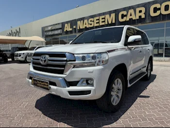 Toyota  Land Cruiser  GXR  2020  Automatic  120,000 Km  8 Cylinder  Four Wheel Drive (4WD)  SUV  Silver
