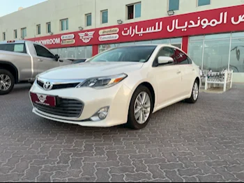Toyota  Avalon  XLE  2015  Automatic  118,000 Km  6 Cylinder  Front Wheel Drive (FWD)  Sedan  White