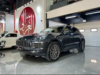 Porsche  Macan  2018  Automatic  50,000 Km  4 Cylinder  Four Wheel Drive (4WD)  SUV  Gray