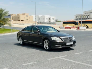 مرسيدس - بنز  اس - كلاس  350  2010  اوتوماتيك  213,000 كم  6 سلندر  دفع خلفي  سيدان  بني