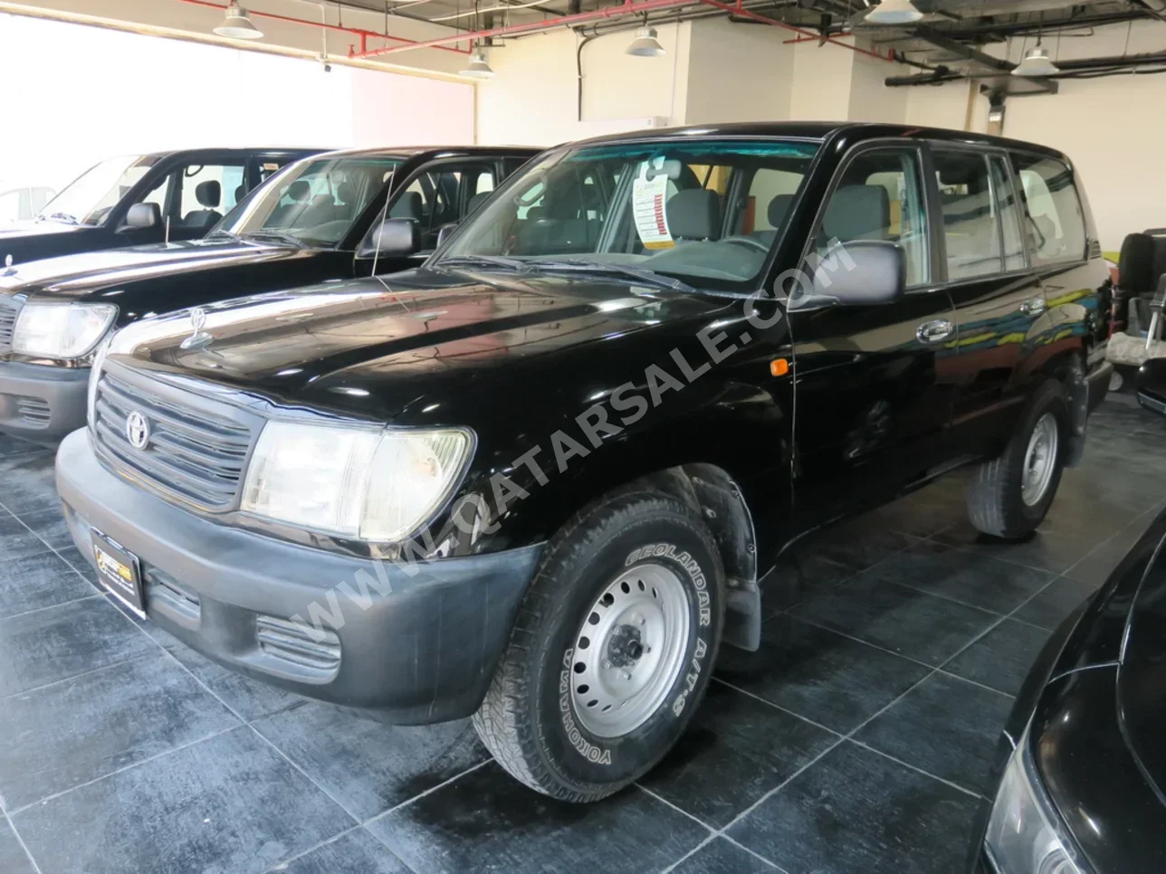 تويوتا  لاند كروزر  جي  1998  عادي  177,000 كم  6 سلندر  دفع رباعي  اس يو في  أسود