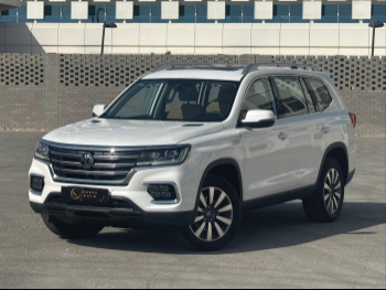 ام جي  ار اكس8  30 تي  2023  اوتوماتيك  49,000 كم  4 سلندر  دفع رباعي  اس يو في  أبيض لؤلؤي  تحت الضمان