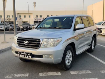 تويوتا  لاند كروزر  جي اكس  2009  اوتوماتيك  67,000 كم  6 سلندر  دفع رباعي  اس يو في  فضي  تحت الضمان