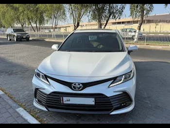 Toyota  Camry  GLE  2023  Automatic  42,000 Km  4 Cylinder  Front Wheel Drive (FWD)  Sedan  Pearl  With Warranty