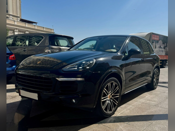 بورش  كيان  اس  2016  اوتوماتيك  90,000 كم  6 سلندر  دفع رباعي  اس يو في  أسود