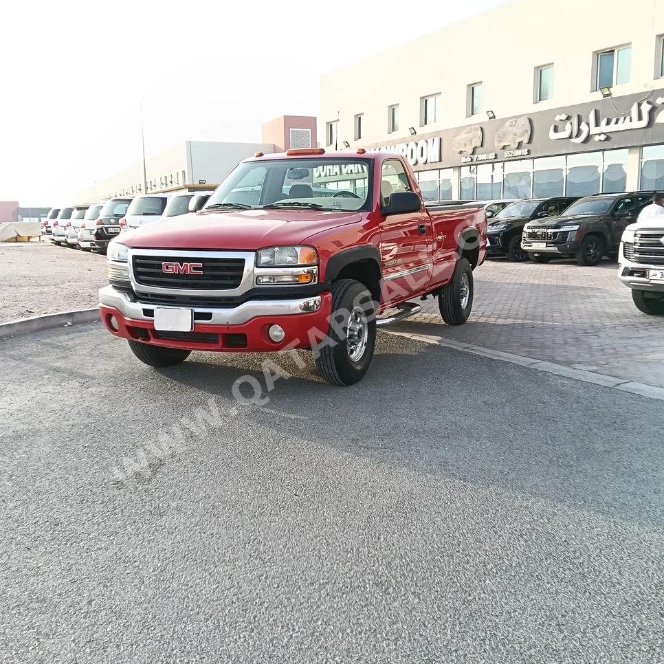 جي ام سي  سييرا  2500 HD  2004  اوتوماتيك  50,000 كم  8 سلندر  دفع رباعي  بيكب  أحمر