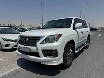 Lexus  LX  570 S  2013  Automatic  420,000 Km  8 Cylinder  Four Wheel Drive (4WD)  SUV  White