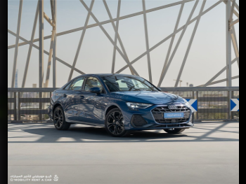 اودي  أي 3  4 سلندر  سبورت  ازرق  2025