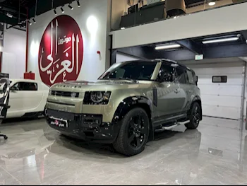 لاند روفر  ديفيندر  فيرست ايديشن  2020  اوتوماتيك  108,000 كم  6 سلندر  دفع رباعي  اس يو في  أخضر  تحت الضمان