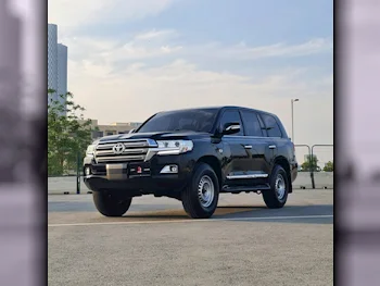 تويوتا  لاند كروزر  في اكس ار  2016  اوتوماتيك  394,000 كم  8 سلندر  دفع رباعي  اس يو في  أسود  تحت الضمان