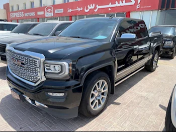 جي ام سي  سييرا  دينالي  2018  اوتوماتيك  174,000 كم  8 سلندر  دفع رباعي  بيكب  أسود