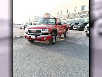 GMC  Sierra  2500 HD  2004  Automatic  50,000 Km  8 Cylinder  Four Wheel Drive (4WD)  Pick Up  Red