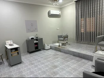 محلات تجارية - مفروشة بالكامل  - الدوحة  - المطار القديم