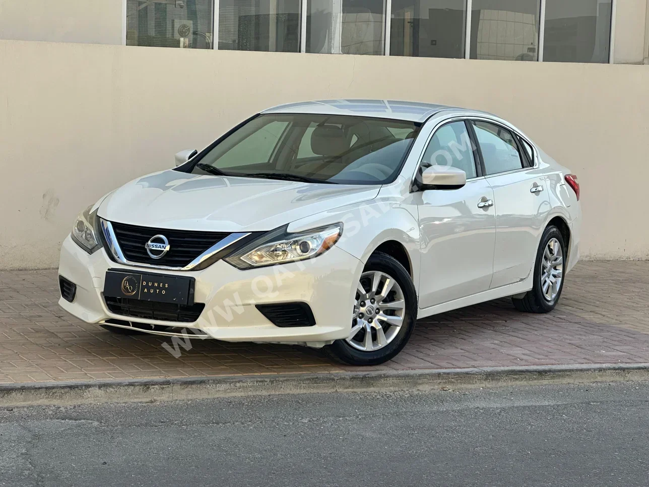 Nissan  Altima  2.5 S  2017  Automatic  128,000 Km  4 Cylinder  Front Wheel Drive (FWD)  Sedan  White