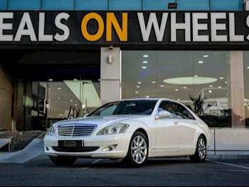 مرسيدس - بنز  اس - كلاس  350  2006  اوتوماتيك  106,000 كم  6 سلندر  دفع خلفي  سيدان  أبيض