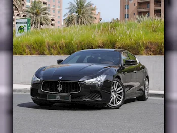 مزاراتي  جيبلي  2016  اوتوماتيك  68,000 كم  6 سلندر  دفع خلفي  سيدان  أسود