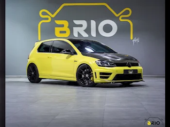 فوكس واغن  غولف  R  2016  اوتوماتيك  135,000 كم  4 سلندر  دفع خلفي  هاتشباك  أصفر