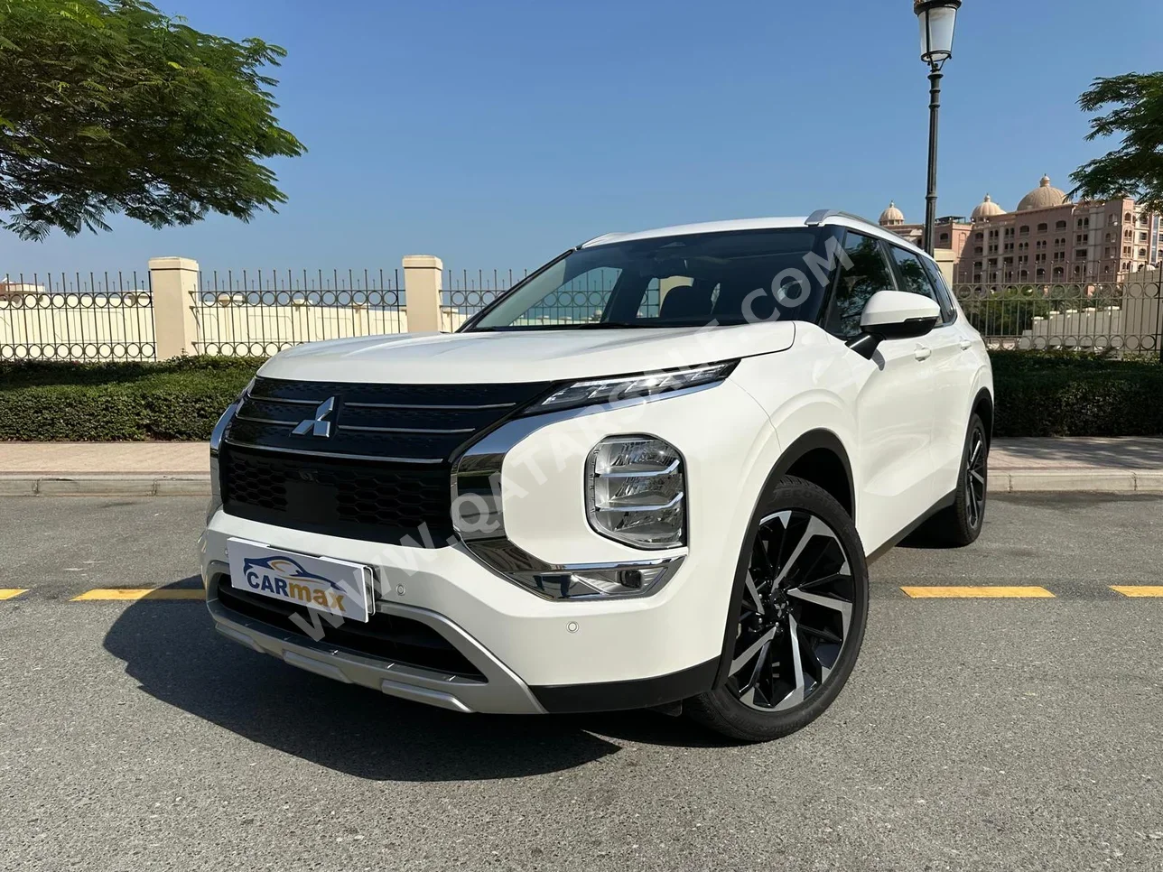 Mitsubishi  Outlander  2025  Automatic  0 Km  4 Cylinder  Four Wheel Drive (4WD)  SUV  White  With Warranty