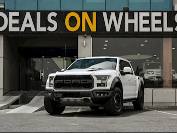 فورد  أف  150 رابتر  2017  اوتوماتيك  185,000 كم  6 سلندر  دفع رباعي  بيكب  أبيض