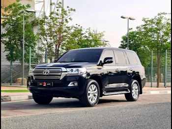 تويوتا  لاند كروزر  في اكس ار  2018  اوتوماتيك  260,000 كم  8 سلندر  دفع رباعي  اس يو في  أسود  تحت الضمان