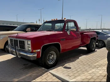 جي ام سي  كلاسيك  1981  عادي  999,999 كم  8 سلندر  دفع خلفي  بيكب  أحمر