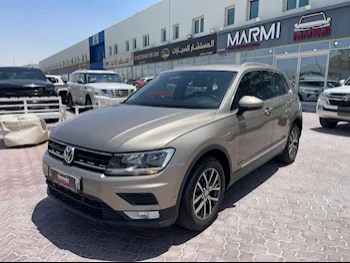 فوكس واغن  تيغوان  2017  اوتوماتيك  128,000 كم  4 سلندر  دفع رباعي  اس يو في  برونزي