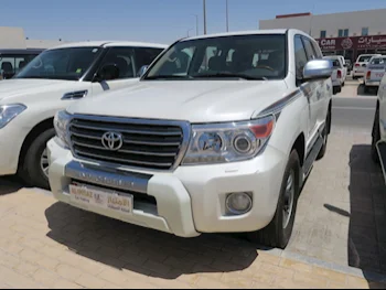 Toyota  Land Cruiser  GXR  2013  Automatic  314,000 Km  8 Cylinder  Four Wheel Drive (4WD)  SUV  White