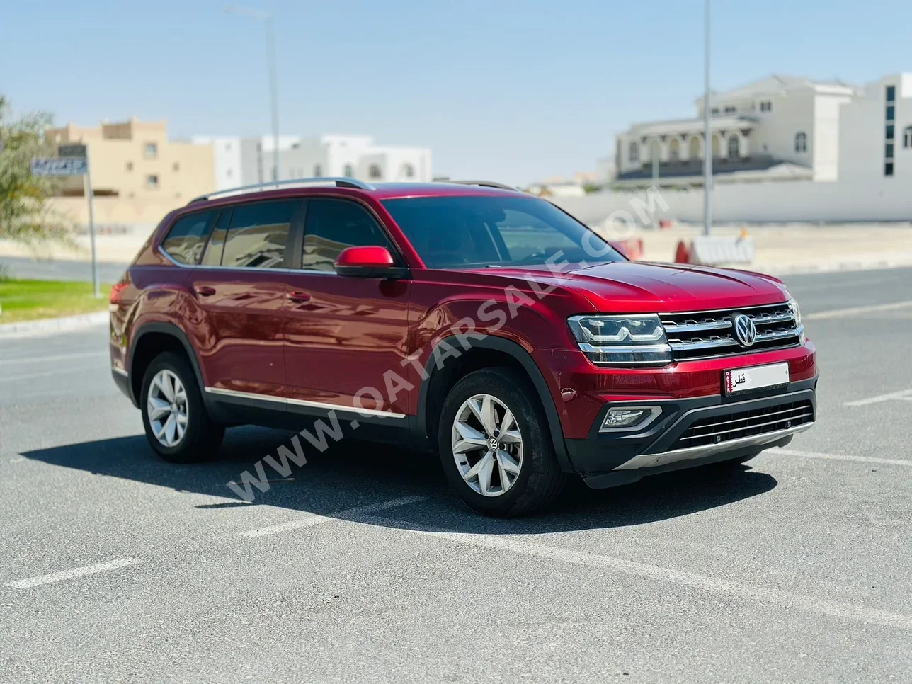 Volkswagen  Teramont  2019  Automatic  200,000 Km  6 Cylinder  Four Wheel Drive (4WD)  SUV  Red