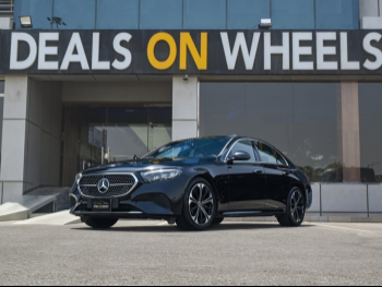 مرسيدس - بنز  اي - كلاس  200  2024  اوتوماتيك  30,000 كم  4 سلندر  دفع خلفي  سيدان  أسود  تحت الضمان