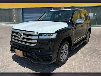 تويوتا  لاند كروزر  في اكس  2025  اوتوماتيك  0 كم  6 سلندر  دفع رباعي  اس يو في  أسود  تحت الضمان