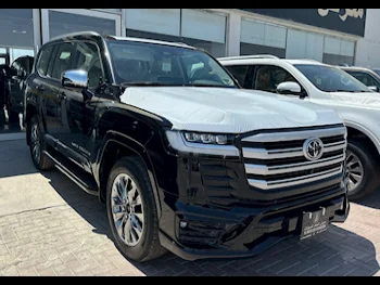 تويوتا  لاند كروزر  في اكس  2025  اوتوماتيك  0 كم  6 سلندر  دفع رباعي  اس يو في  أسود  تحت الضمان