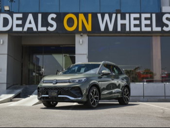 فوكس واغن  تيغوان  ار لاين  2025  اوتوماتيك  2,000 كم  4 سلندر  سحب امامي  اس يو في  أخضر زيتوني  تحت الضمان