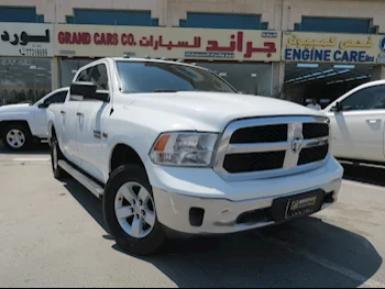 دودج  رام  1500  2017  اوتوماتيك  125,000 كم  8 سلندر  دفع رباعي  بيكب  أبيض