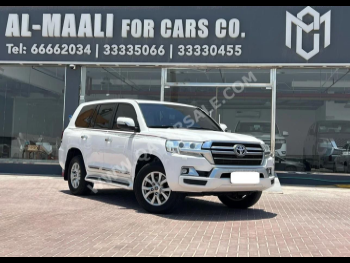 Toyota  Land Cruiser  GXR  2019  Automatic  225,000 Km  8 Cylinder  Four Wheel Drive (4WD)  SUV  White