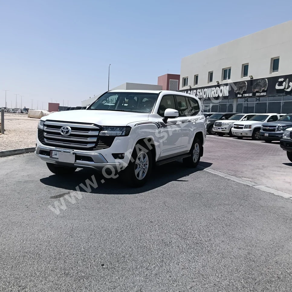 Toyota  Land Cruiser  GXR  2022  Automatic  188,000 Km  6 Cylinder  Four Wheel Drive (4WD)  SUV  White