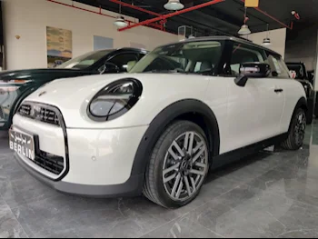 Mini  Cooper  2025  Automatic  0 Km  4 Cylinder  Front Wheel Drive (FWD)  Hatchback  White  With Warranty