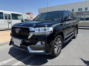 تويوتا  لاند كروزر  في اكس أس  2017  اوتوماتيك  178,000 كم  8 سلندر  دفع رباعي  اس يو في  أسود